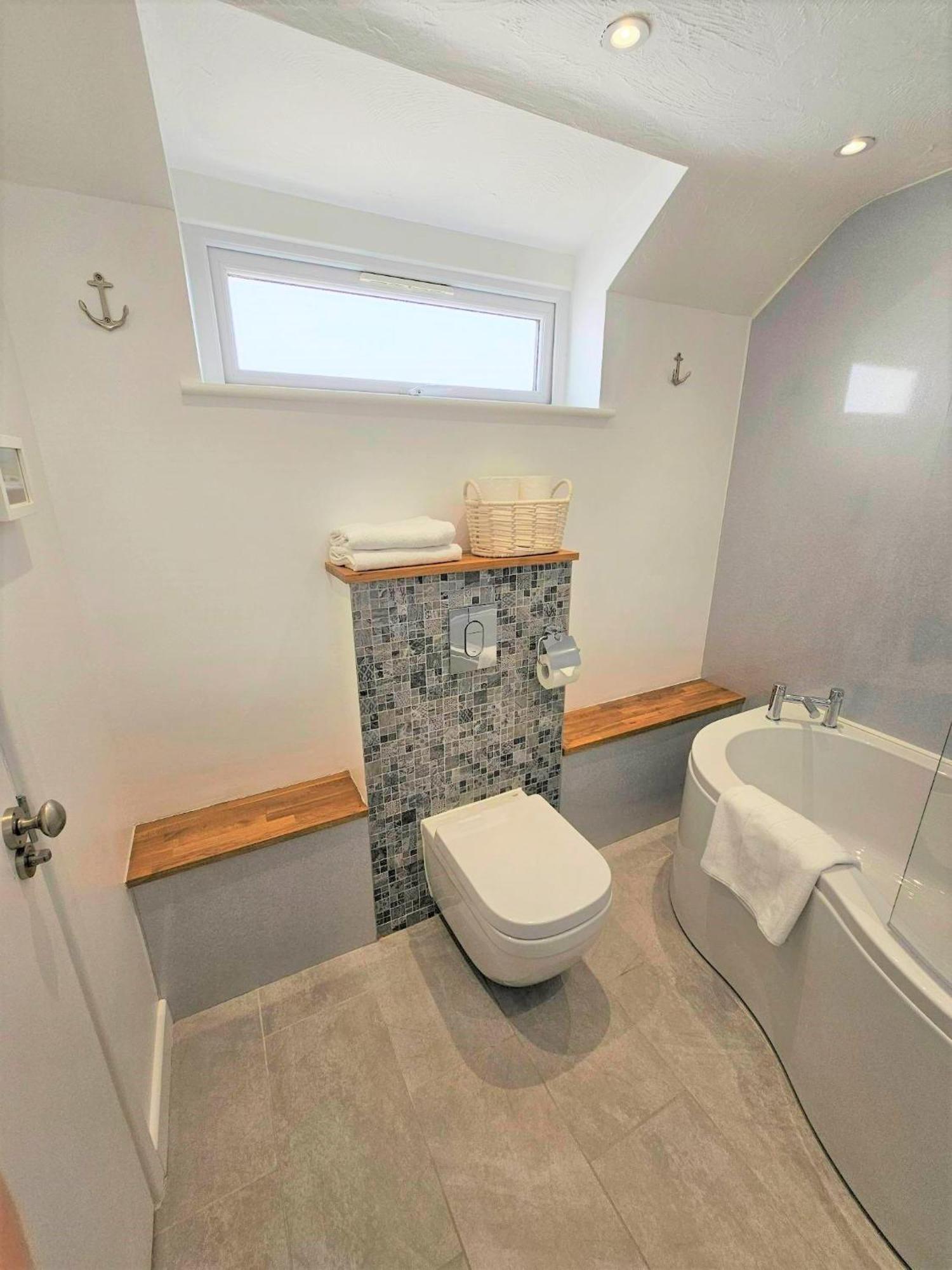 Bosun'S Cottage Luxury Stay In The Heart Of Town Weymouth Esterno foto